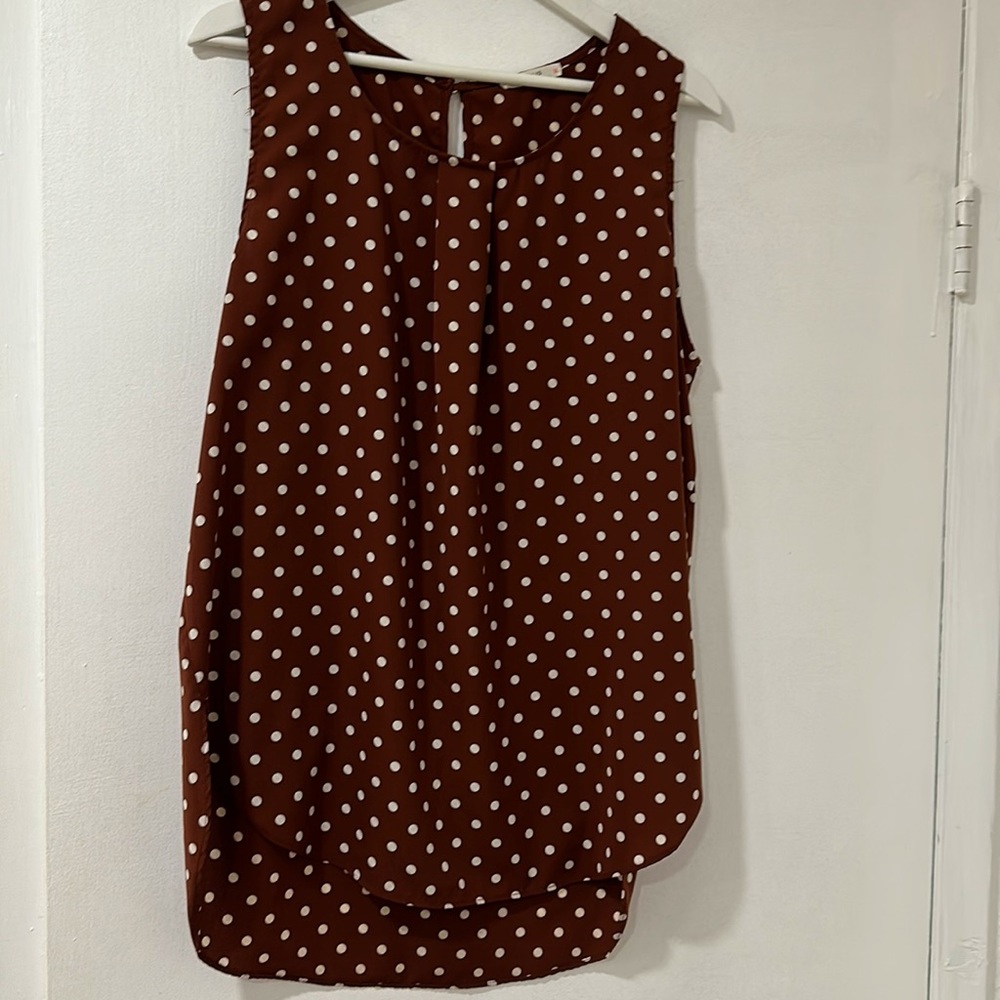Sleeveless blouse